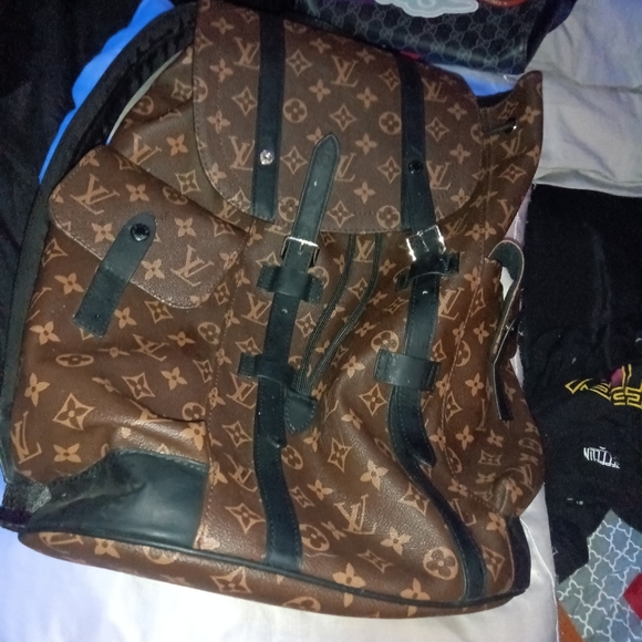 Your attention grabbing L.V. BackPack W/Authentic# being valid for this bag spec - Picture 3 of 12